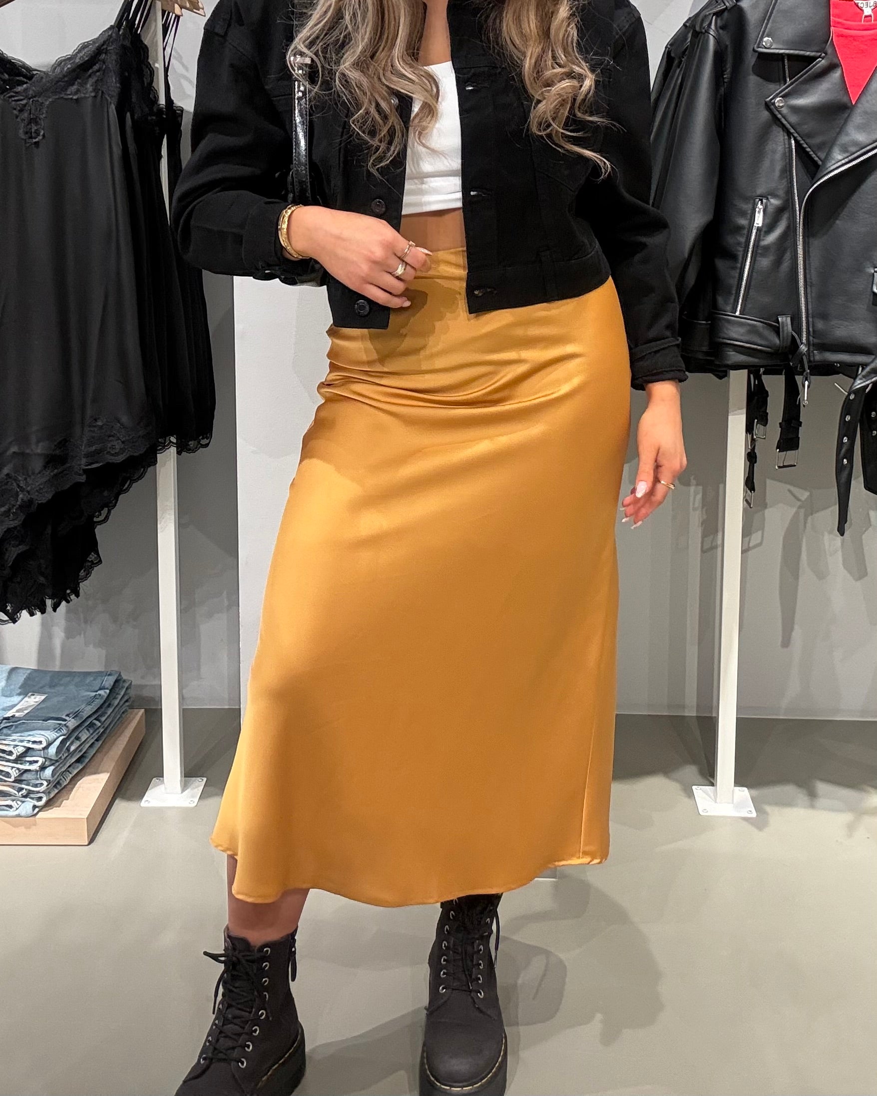 VIELLETTE Midi Skirt - Amber Gold